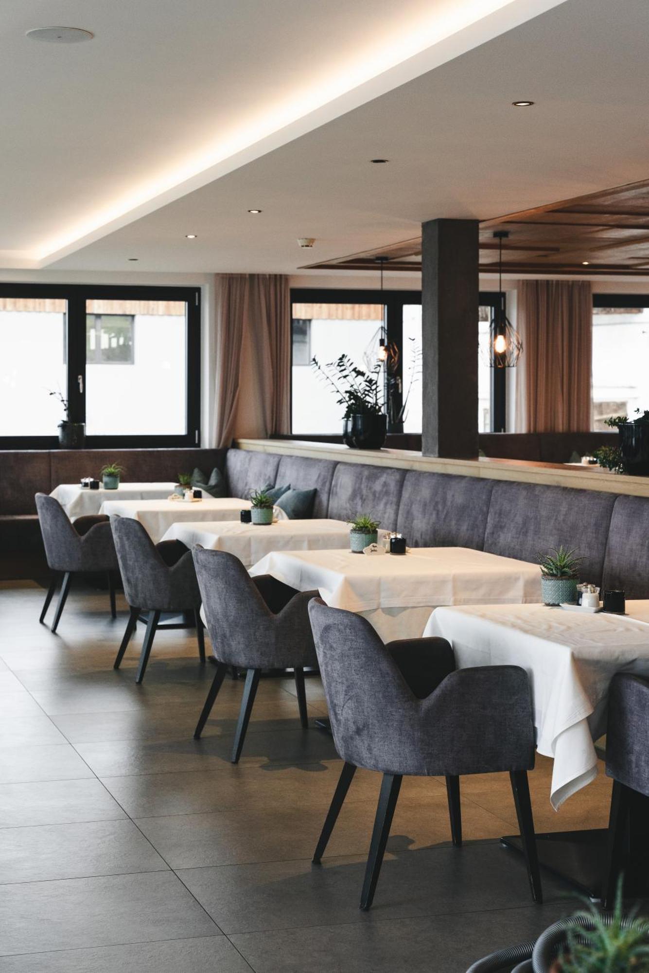 Hotel Avelina Hafling Bagian luar foto