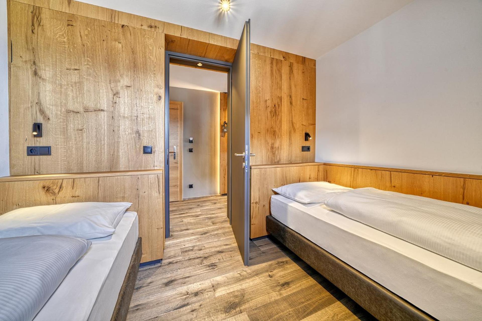 Hotel Avelina Hafling Bagian luar foto